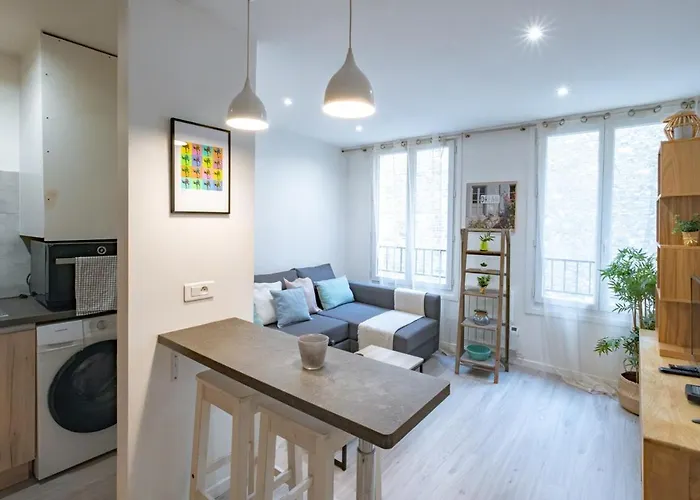 アパート 4 Guests Aux Invalides パリ