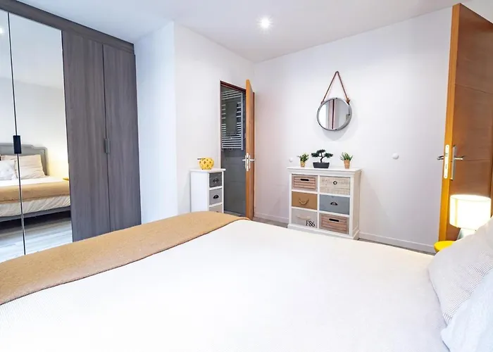 4 Guests Aux Invalides パリ