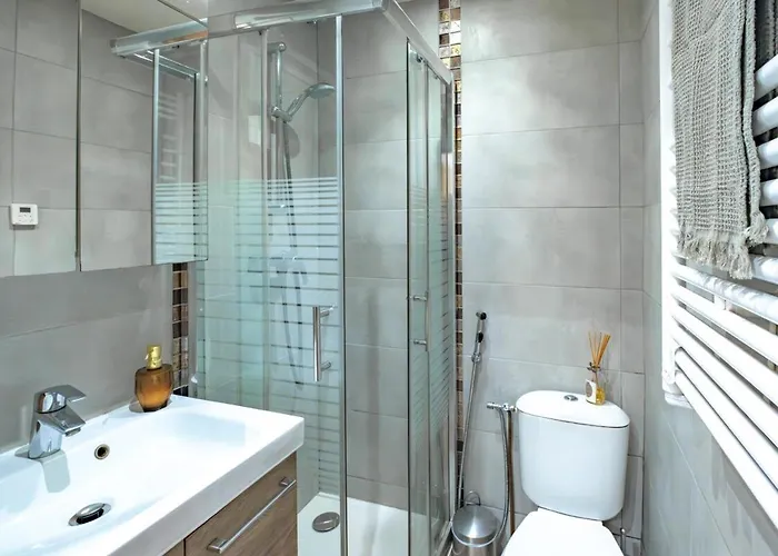 4 Guests Aux Invalides アパート パリ