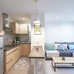 4 Guests Aux Invalides Apartamento *